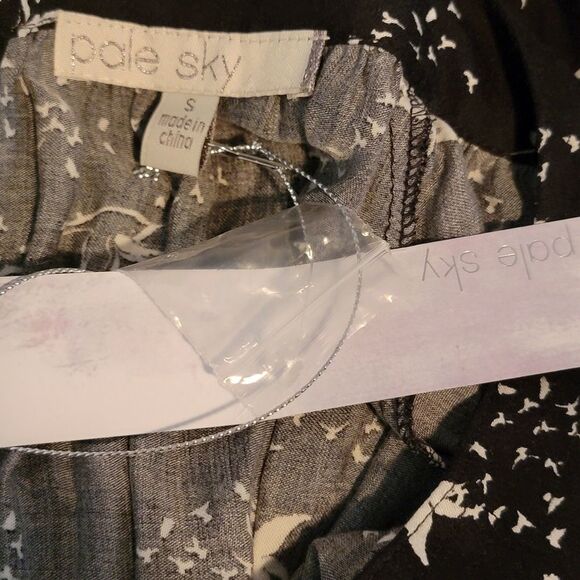 Pale Sky black white printed blouse - Picture 4 of 4